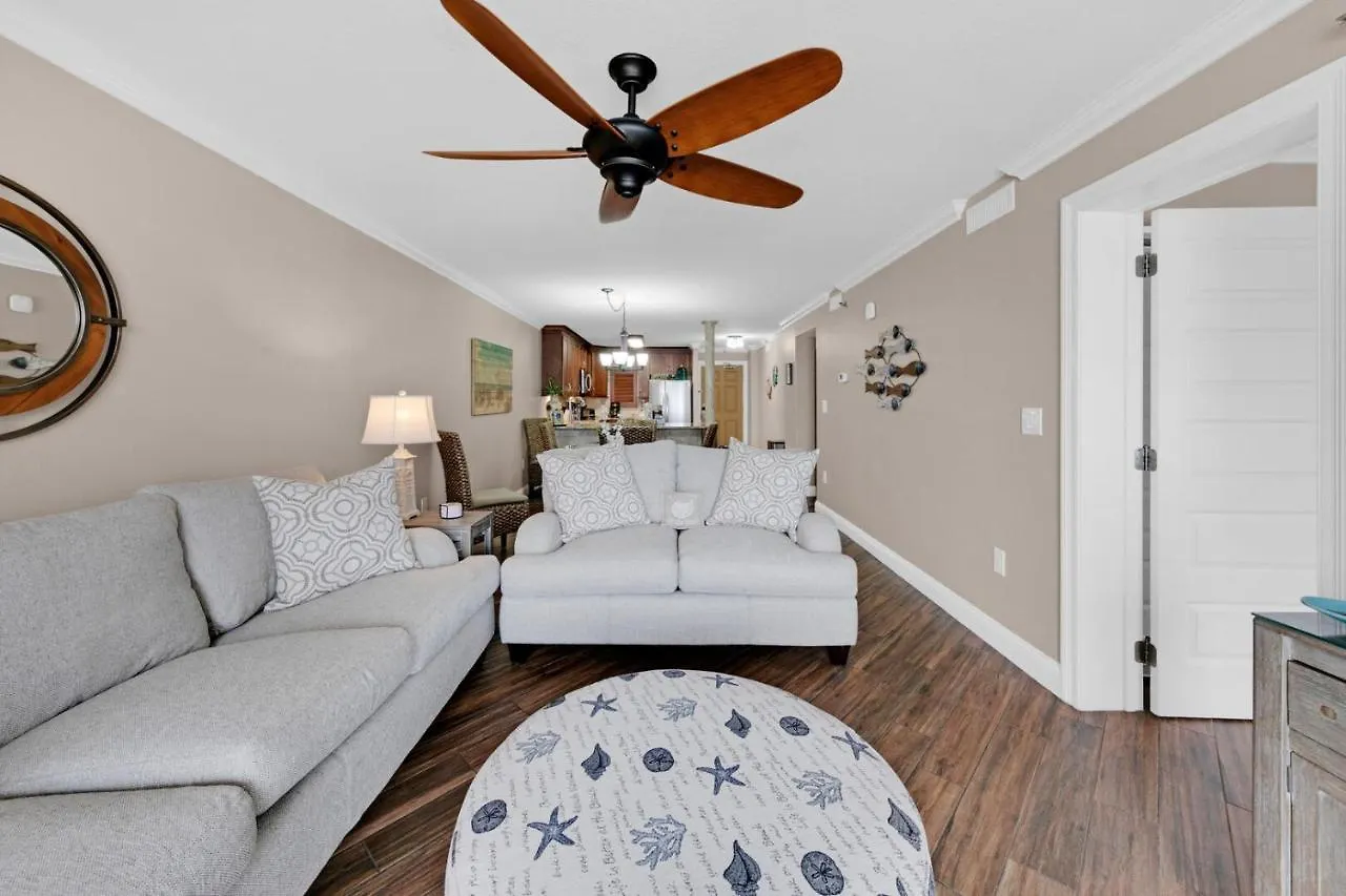 Updated Sixth Floor Gulf Front Property With Washer And Dryer Destin Holiday home