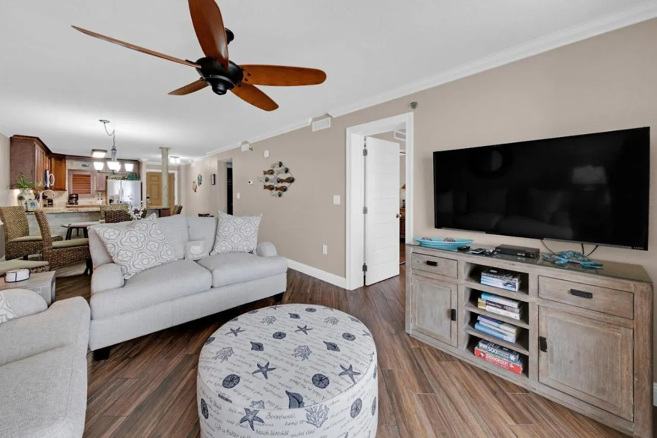 Updated Sixth Floor Gulf Front Property With Washer And Dryer Destin